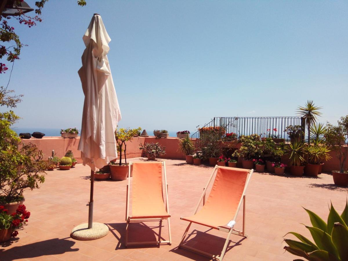 A Casa Di Tommy B&B Acireale Exterior photo