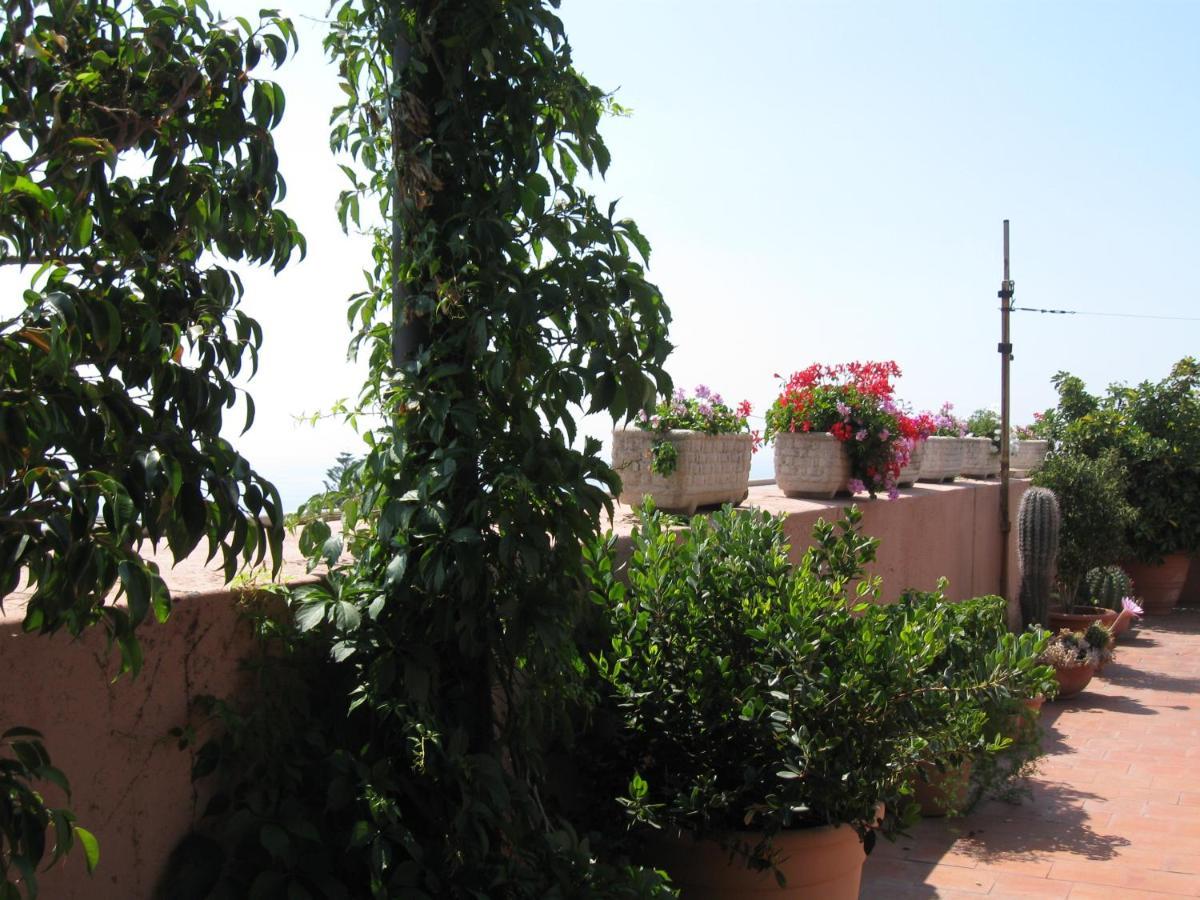 A Casa Di Tommy B&B Acireale Exterior photo